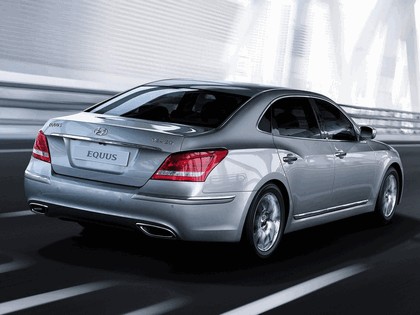 2010 Hyundai Equus 22