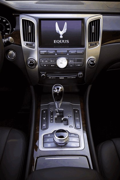 2010 Hyundai Equus 33