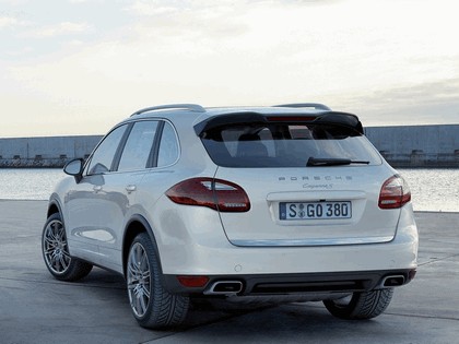 2011 Porsche Cayenne S Hybrid 6