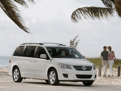 2008 Volkswagen Routan 21