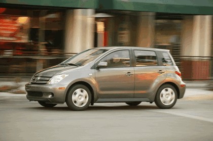 2004 Scion xA 10