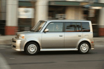 2004 Scion xB 23