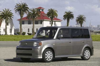 2004 Scion xB 28