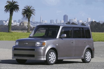 2004 Scion xB 29