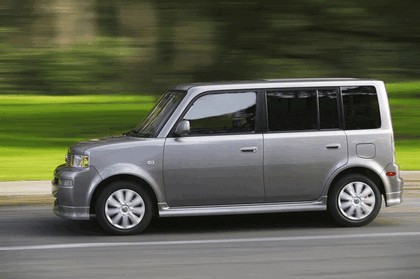 2004 Scion xB 31