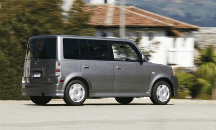 2004 Scion xB 36