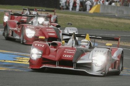 2010 Audi R15 TDI - 24hrs Le Mans 3