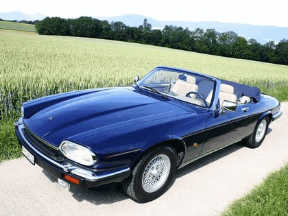 1975 Jaguar XJS convertible 4