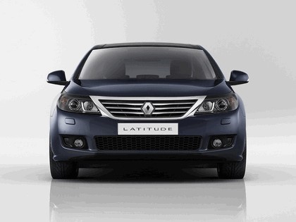 2010 Renault Latitude 4