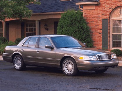 1998 Ford Crown Victoria 16