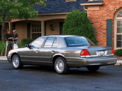 1998 Ford Crown Victoria 18