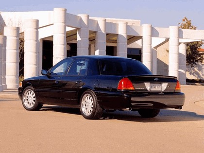 1998 Ford Crown Victoria 32
