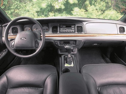 1998 Ford Crown Victoria 37