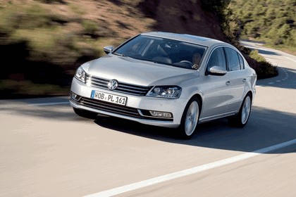 2010 Volkswagen Passat 13