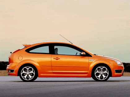 2005 Ford Focus ST 3-door european version 9