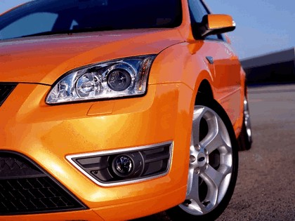 2005 Ford Focus ST 3-door european version 13