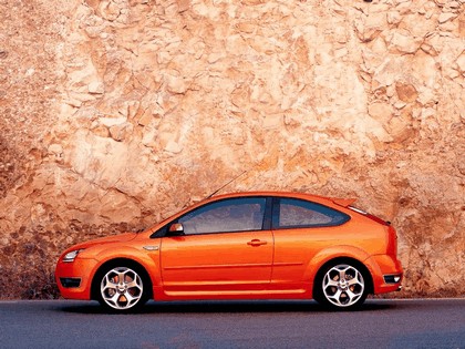 2005 Ford Focus ST 3-door european version 19