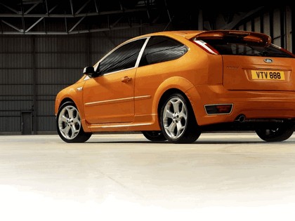 2005 Ford Focus ST 3-door european version 21