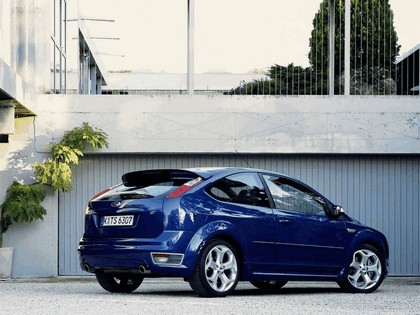 2005 Ford Focus ST 3-door european version 23