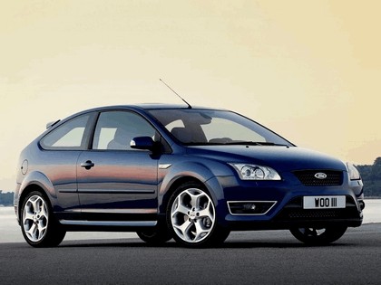 2005 Ford Focus ST 3-door european version 26