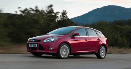 2010 Ford Focus hatchback 4