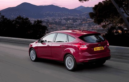 2010 Ford Focus hatchback 6