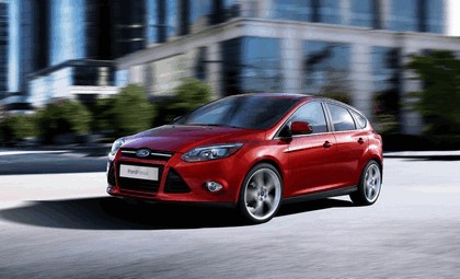 2010 Ford Focus hatchback 9