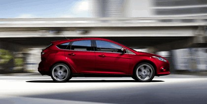 2010 Ford Focus hatchback 11