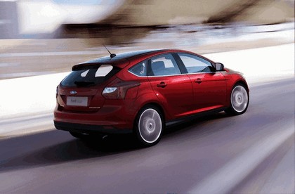 2010 Ford Focus hatchback 12