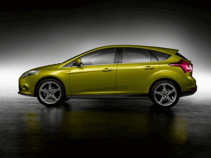 2010 Ford Focus hatchback 23