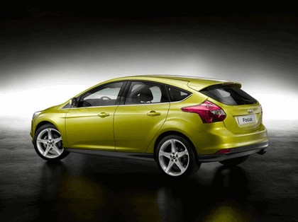 2010 Ford Focus hatchback 25