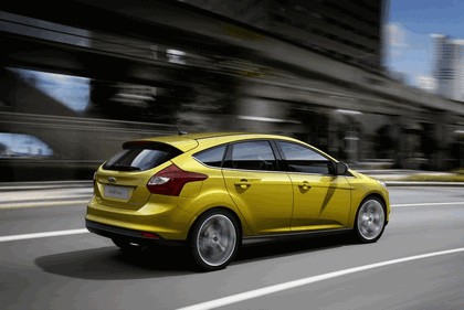 2010 Ford Focus hatchback 28