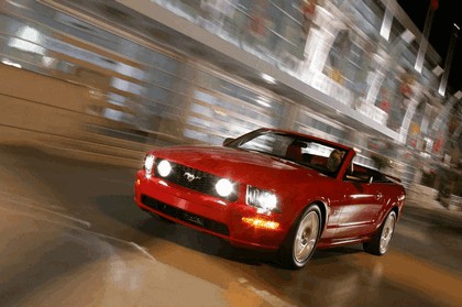 2005 Ford Mustang convertible 6