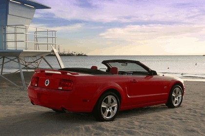 2005 Ford Mustang convertible 14