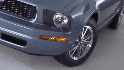 2005 Ford Mustang V6 5