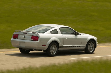 2005 Ford Mustang V6 12