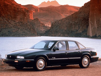 1995 Buick Regal sedan 2