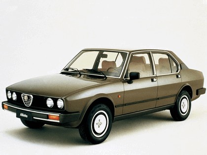 1982 Alfa Romeo Alfetta 2.0i Quadrifoglio Oro 1