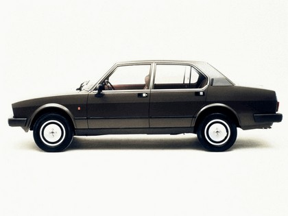 1982 Alfa Romeo Alfetta 2.0i Quadrifoglio Oro 2