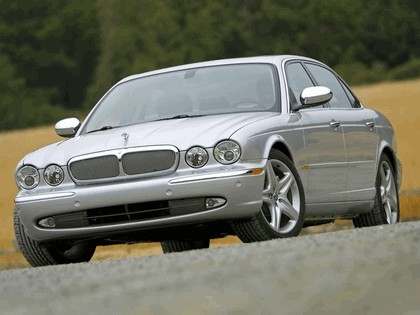 2005 Jaguar XJ Super V8 23