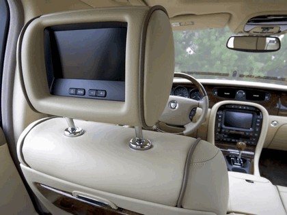 2005 Jaguar XJ Super V8 37