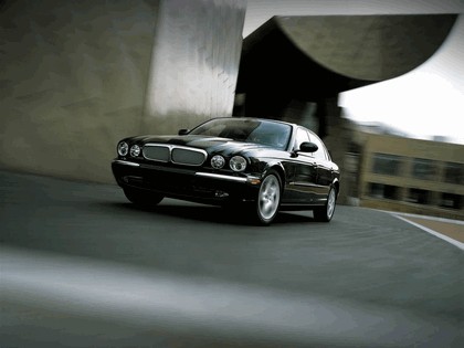 2005 Jaguar XJ8 L 10