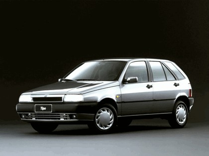 1993 Fiat Tipo 5-door 1