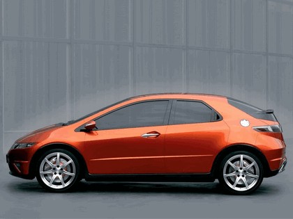 2005 Honda Civic 5-door concept 2