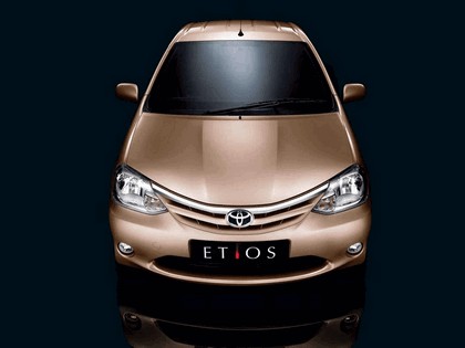 2011 Toyota Etios sedan 7