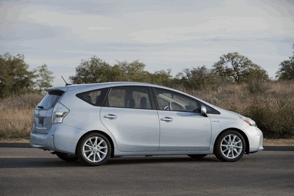 2011 Toyota Prius V hybrid 17