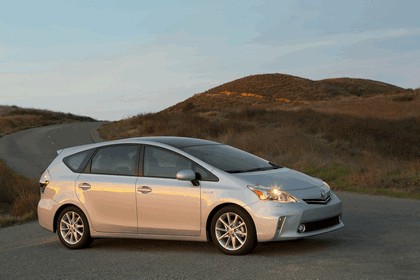 2011 Toyota Prius V hybrid 20