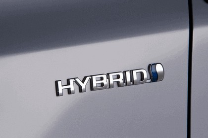 2011 Toyota Prius V hybrid 39