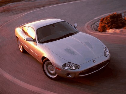1998 Jaguar XKR coupé 13
