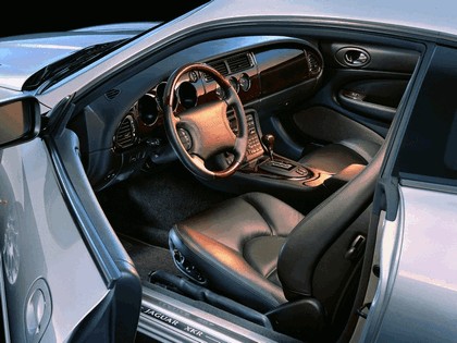 1998 Jaguar XKR coupé 14